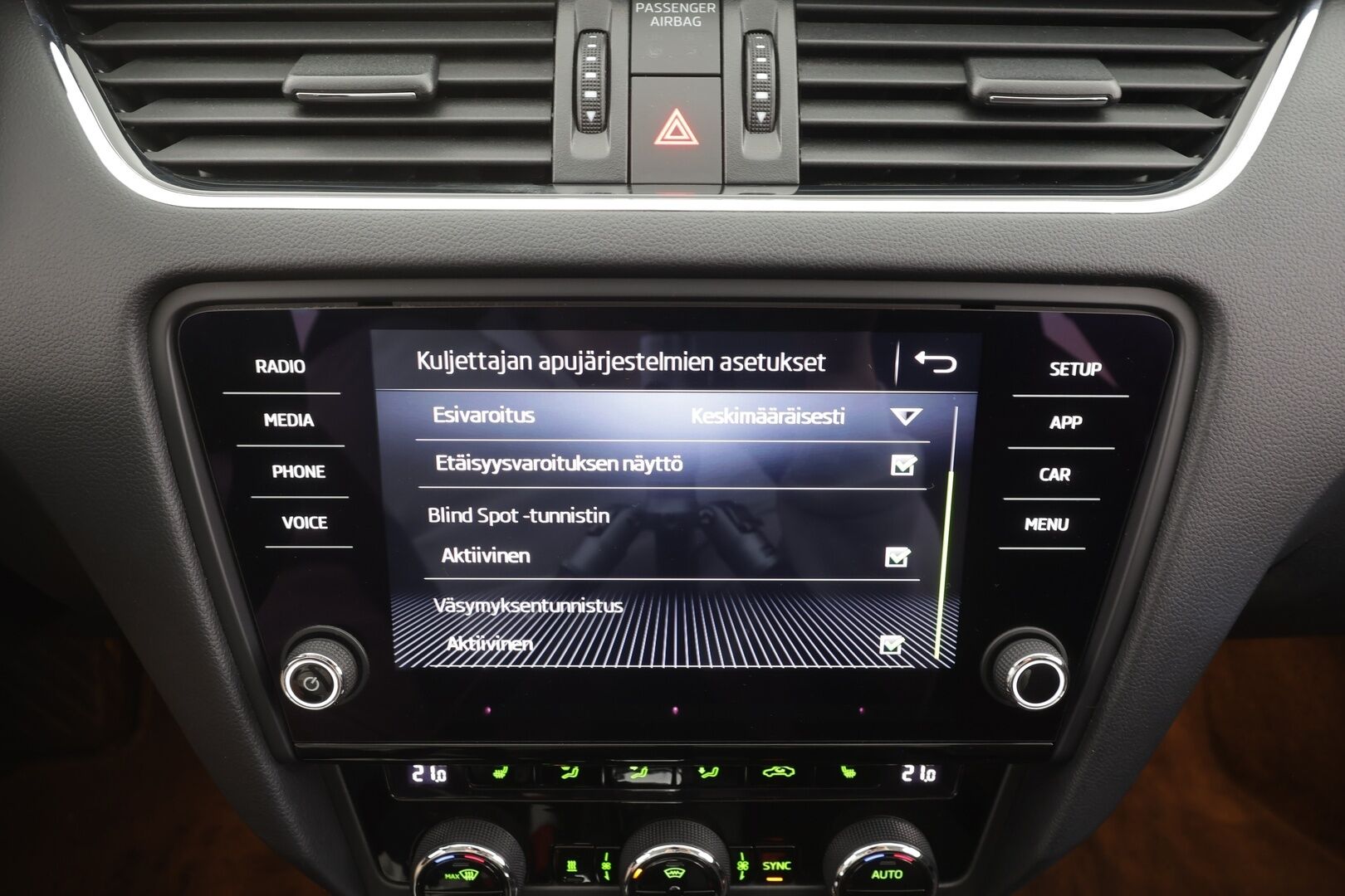 Skoda Octavia 2018 Combi 1,4 TSI Style DSG Autom. - | Vakkari | Webasto | P.kamera | LED | Ratinlämmitys | Apple&Android | Suomi-auto | Kahdet Renkaat |