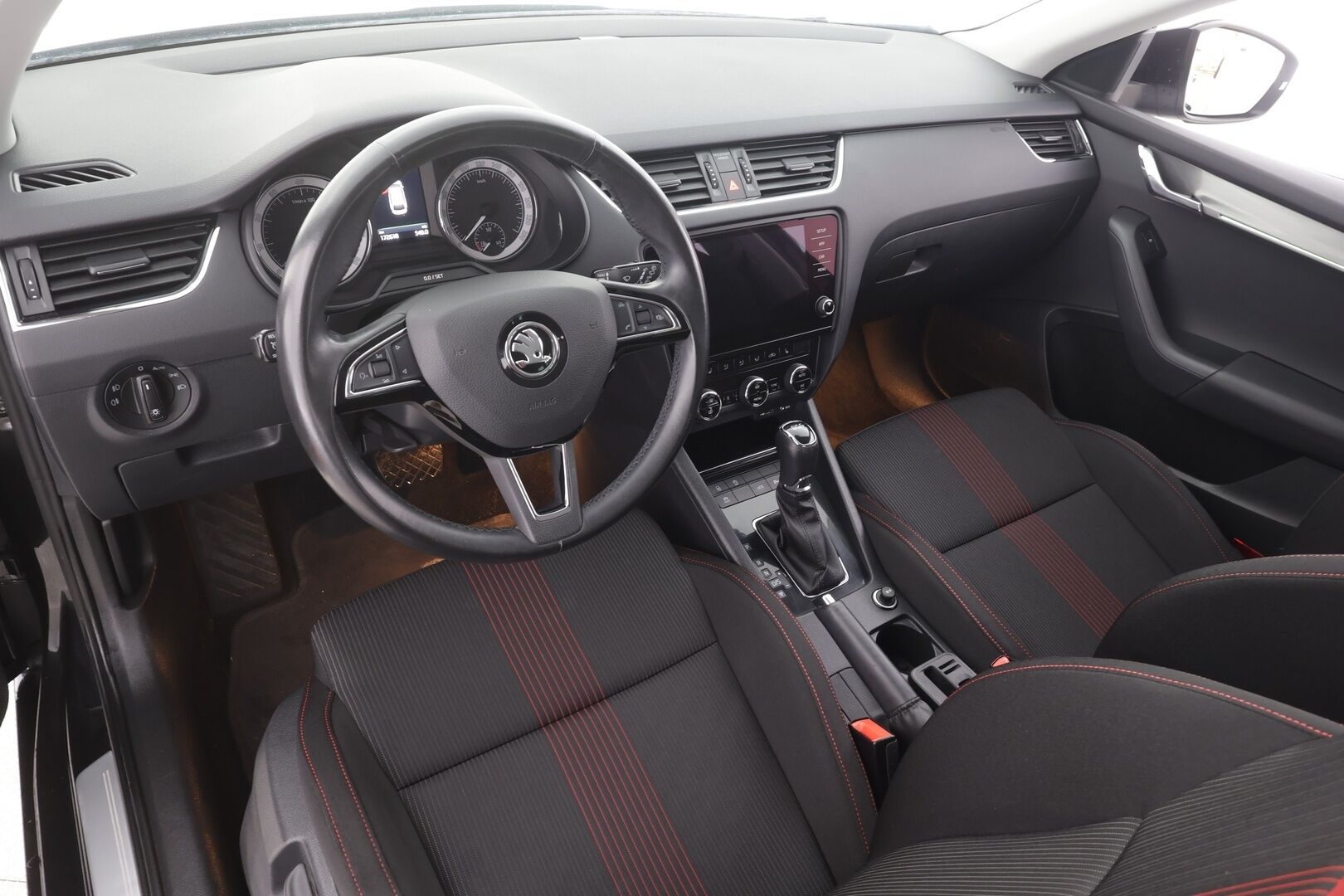 Skoda Octavia 2018 Combi 1,4 TSI Style DSG Autom. - | Vakkari | Webasto | P.kamera | LED | Ratinlämmitys | Apple&Android | Suomi-auto | Kahdet Renkaat |