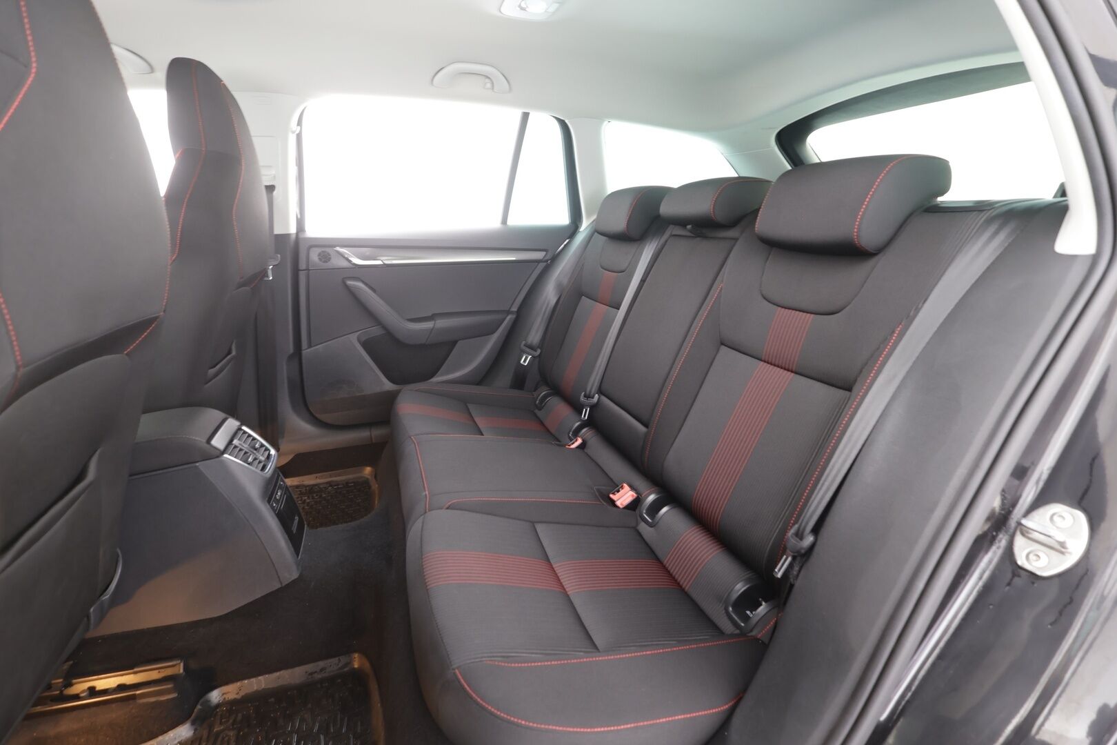 Skoda Octavia 2018 Combi 1,4 TSI Style DSG Autom. - | Vakkari | Webasto | P.kamera | LED | Ratinlämmitys | Apple&Android | Suomi-auto | Kahdet Renkaat |