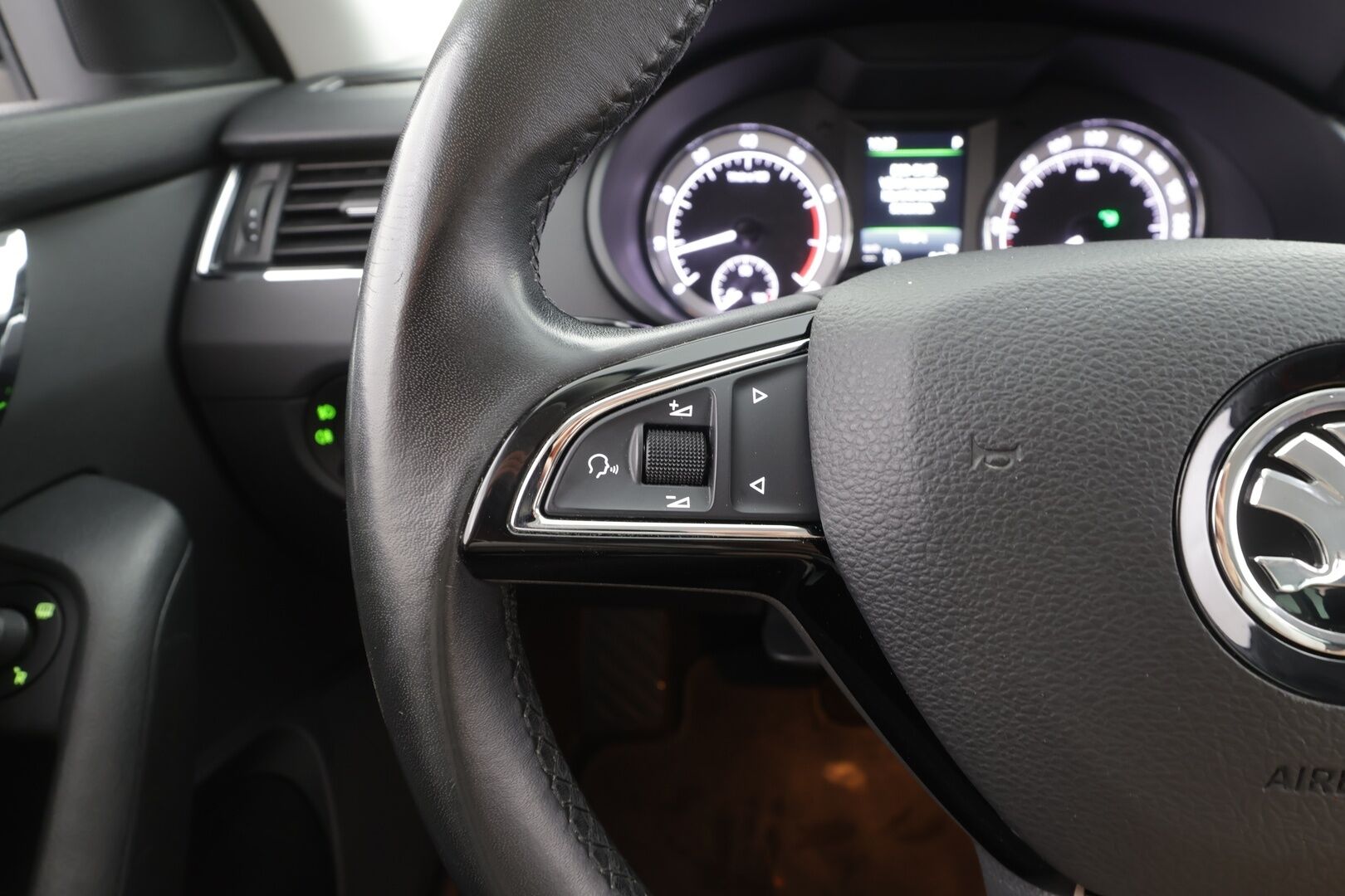 Skoda Octavia 2018 Combi 1,4 TSI Style DSG Autom. - | Vakkari | Webasto | P.kamera | LED | Ratinlämmitys | Apple&Android | Suomi-auto | Kahdet Renkaat |