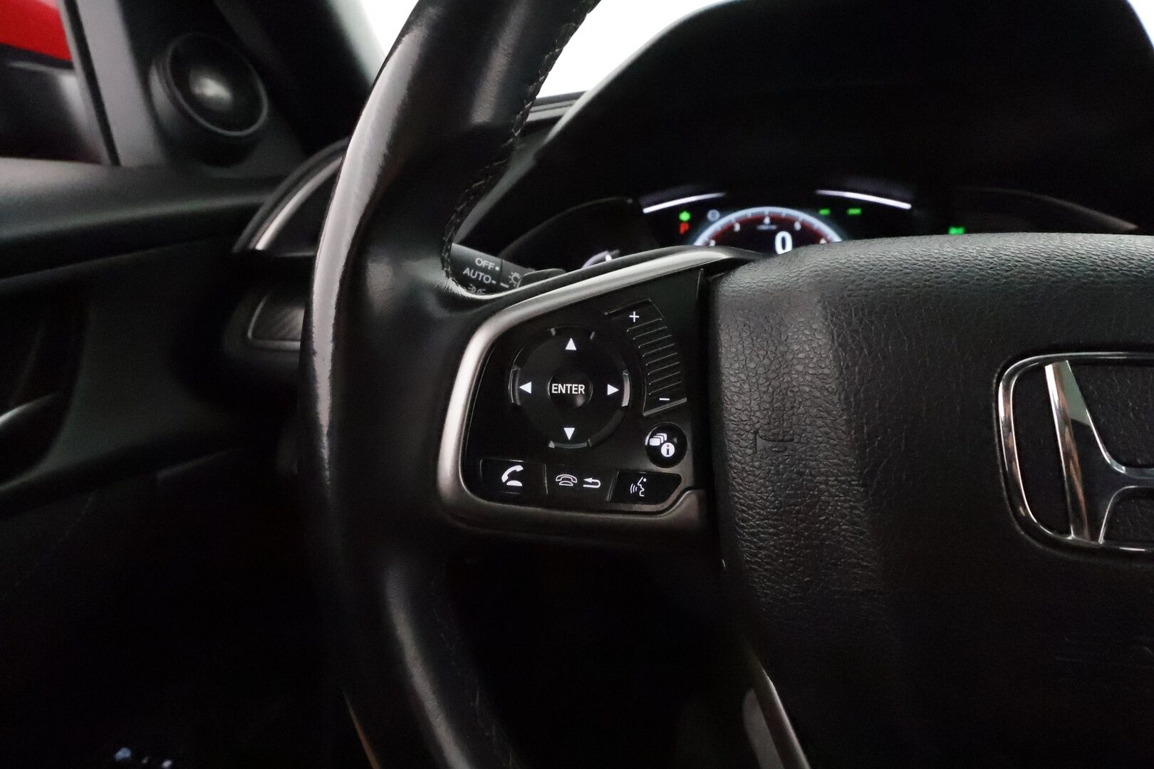 Honda Civic 2017 HB 182 hv Type S Plus AT **Adapt.vakkari / Lasikattoluukku / P.kamera / Navi / Apple&Android / KeylessGo / LED** - Suomi-auto / Kahdet renkaat aluvanteilla