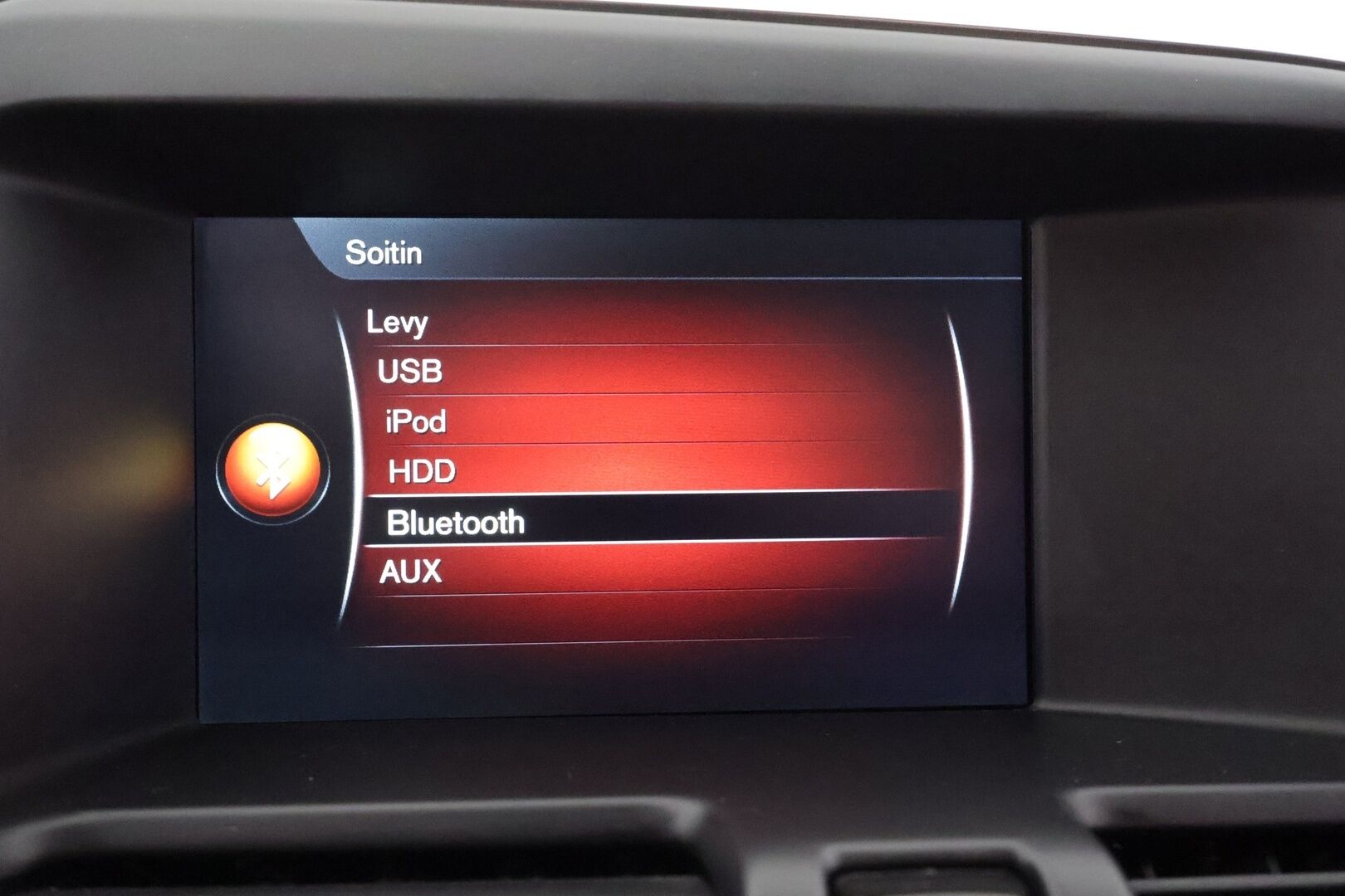 Volvo XC60 2014 D4 AWD Momentum aut * Panorama / Webasto / Vetokoukku / Vakkari / Sensus Navi / Digimittari / Puolinahkasisusta - Kahdet renkaat aluvanteilla / Merkkihuollettu / Jakopää tehty! - HULLUT AVAJAISHULINAT KORKOTARJOUS 3,29 %