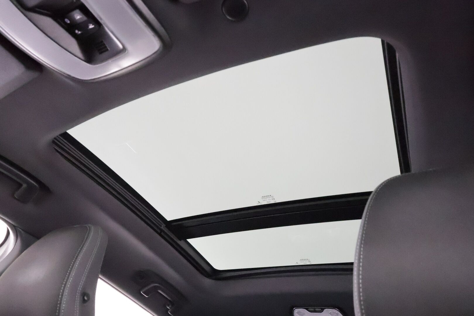 Volvo XC60 2014 D4 AWD Momentum aut * Panorama / Webasto / Vetokoukku / Vakkari / Sensus Navi / Digimittari / Puolinahkasisusta - Kahdet renkaat aluvanteilla / Merkkihuollettu / Jakopää tehty! - HULLUT AVAJAISHULINAT KORKOTARJOUS 3,29 %