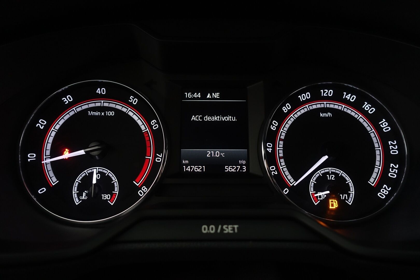 Skoda Octavia 2018 2,0 TSI RS - | ACC |  Webasto | RS Challenge | Sporttipenkit | Keyless | Lämm. Tuulilasi | Navi | Ratinlämmitin | Apple&Android | BLIS | LED | 2X Renkaat & vanteet |