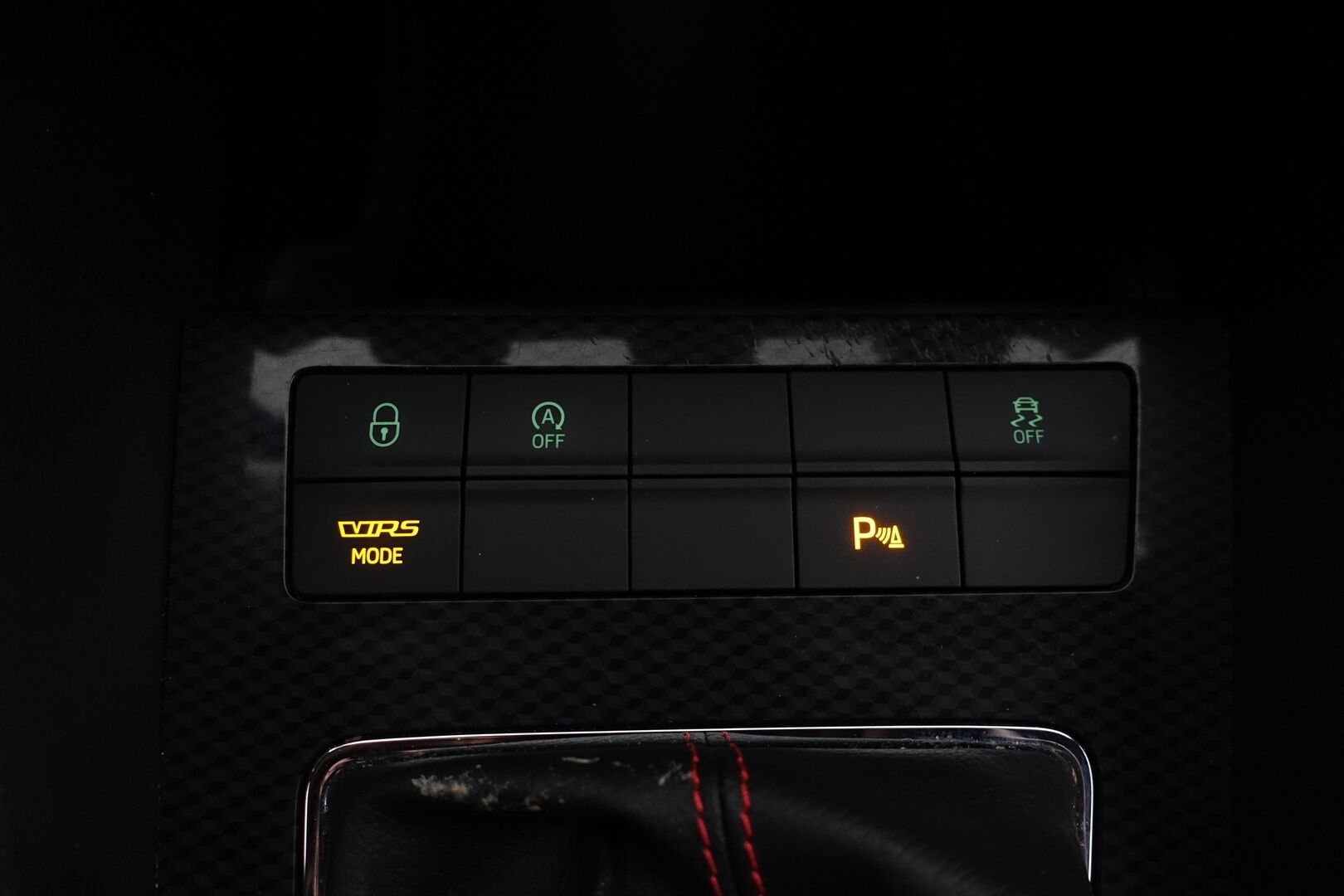 Skoda Octavia 2018 2,0 TSI RS - | ACC |  Webasto | RS Challenge | Sporttipenkit | Keyless | Lämm. Tuulilasi | Navi | Ratinlämmitin | Apple&Android | BLIS | LED | 2X Renkaat & vanteet |