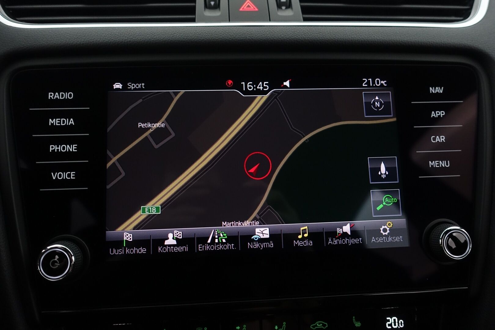 Skoda Octavia 2018 2,0 TSI RS - | ACC |  Webasto | RS Challenge | Sporttipenkit | Keyless | Lämm. Tuulilasi | Navi | Ratinlämmitin | Apple&Android | BLIS | LED | 2X Renkaat & vanteet |