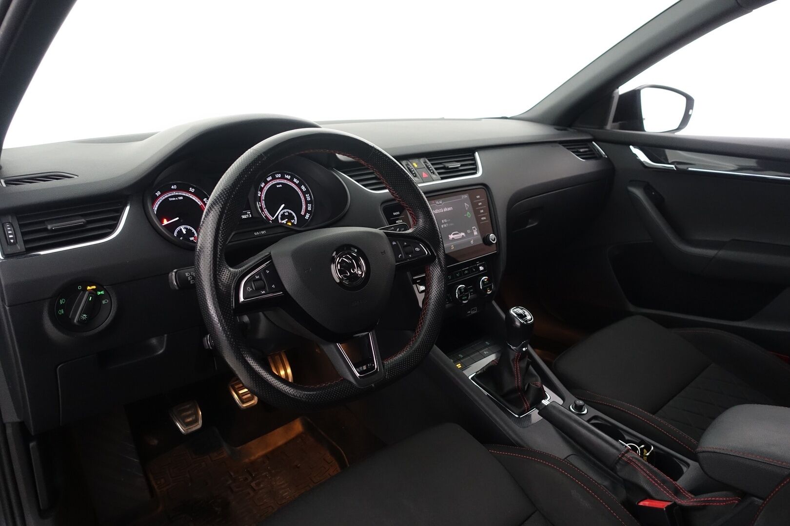 Skoda Octavia 2018 2,0 TSI RS - | ACC |  Webasto | RS Challenge | Sporttipenkit | Keyless | Lämm. Tuulilasi | Navi | Ratinlämmitin | Apple&Android | BLIS | LED | 2X Renkaat & vanteet |