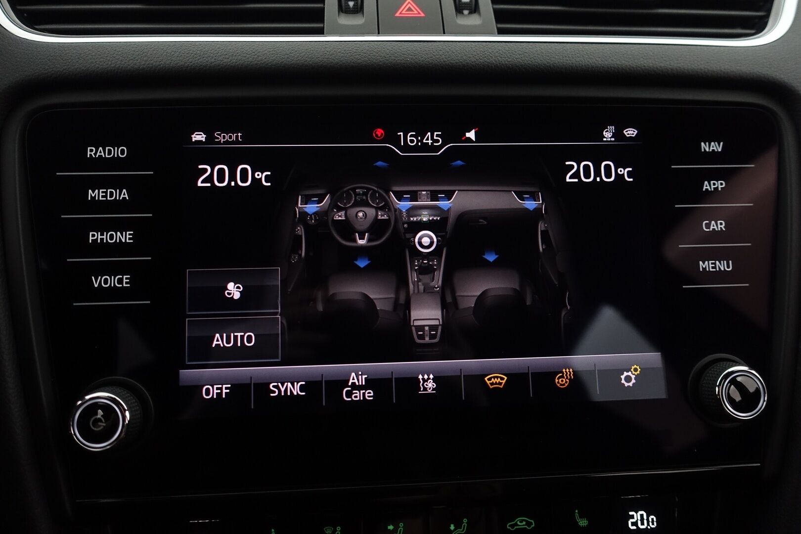 Skoda Octavia 2018 2,0 TSI RS - | ACC |  Webasto | RS Challenge | Sporttipenkit | Keyless | Lämm. Tuulilasi | Navi | Ratinlämmitin | Apple&Android | BLIS | LED | 2X Renkaat & vanteet |