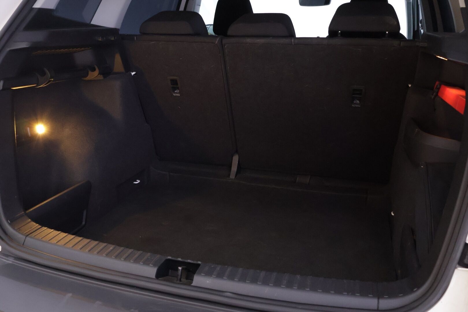 Skoda Karoq 2018 2,0 TDI 150 4x4 Ambition DSG - | Webasto | S.Koukku | Lämmitettävä tuulilasi | Smartlink | Neliveto | Kattava huoltohistoria | Kahdet renkaat |