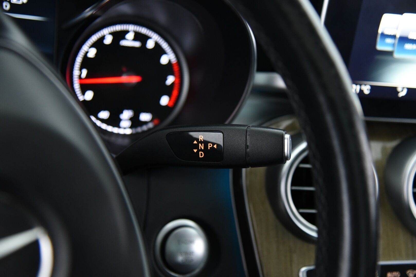 Mercedes-Benz C 2014 200 A Premium Business AMG  / Burmester / HUD / Panoraama / LED / Navi - 2x vanteet / Lohkolämmitin sisäpistokkeella