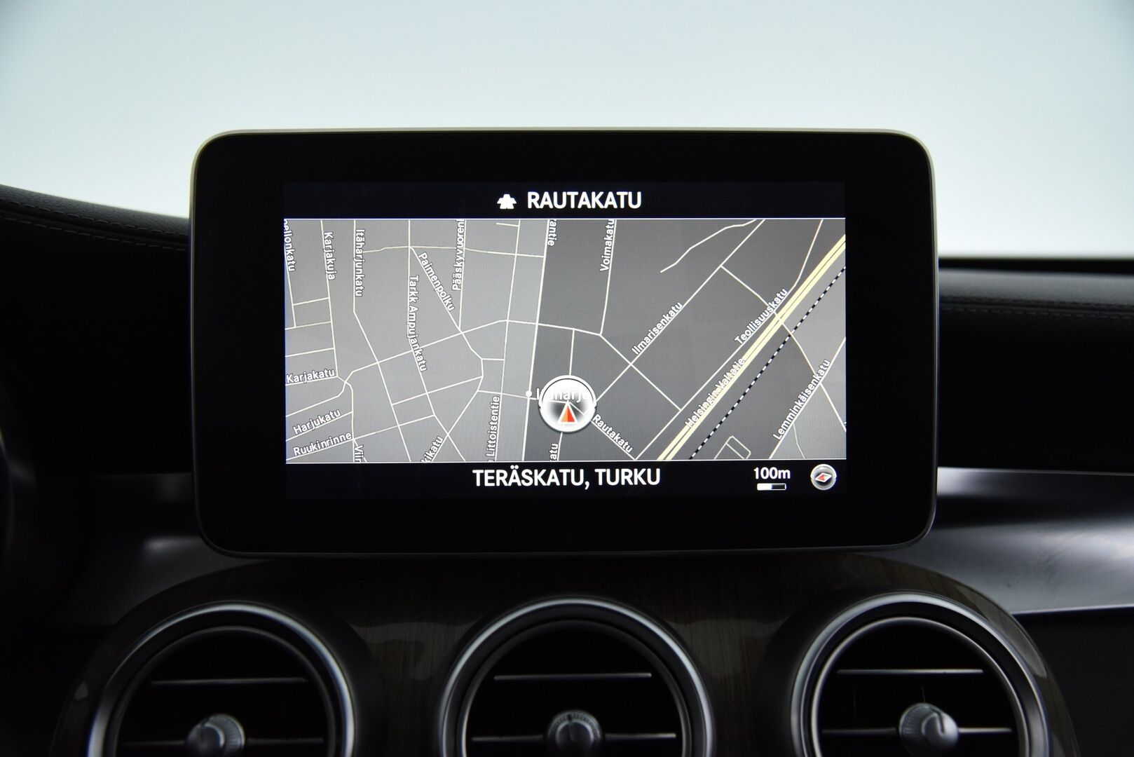 Mercedes-Benz C 2014 200 A Premium Business AMG  / Burmester / HUD / Panoraama / LED / Navi - 2x vanteet / Lohkolämmitin sisäpistokkeella