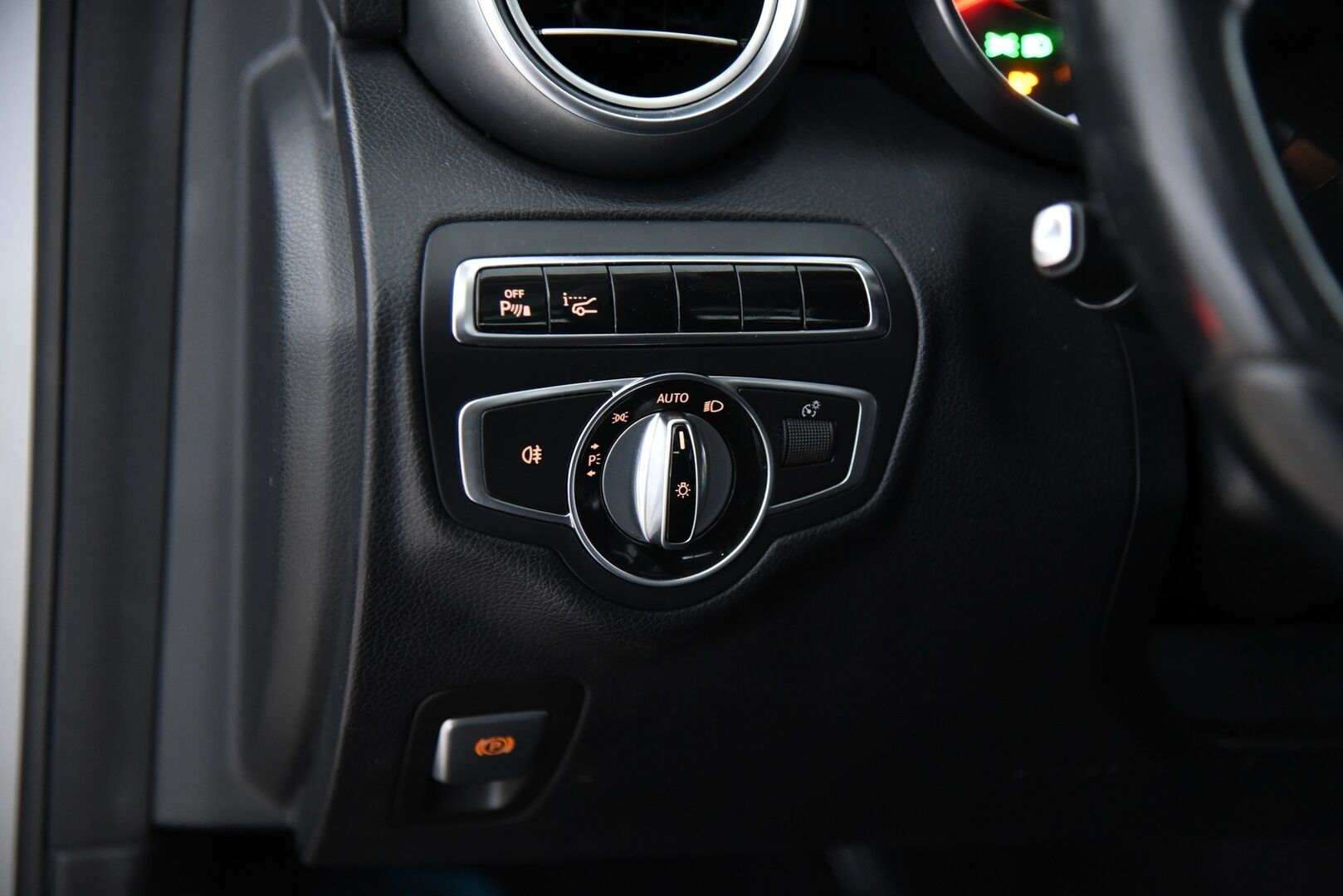 Mercedes-Benz C 2014 200 A Premium Business AMG  / Burmester / HUD / Panoraama / LED / Navi - 2x vanteet / Lohkolämmitin sisäpistokkeella