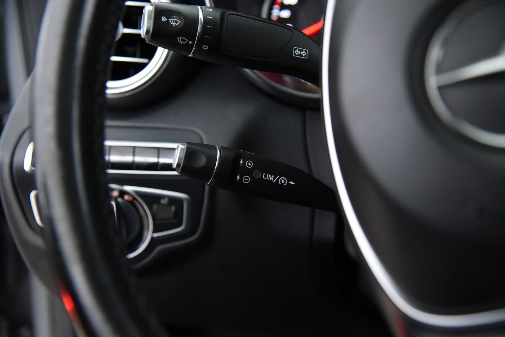 Mercedes-Benz C 2014 200 A Premium Business AMG  / Burmester / HUD / Panoraama / LED / Navi - 2x vanteet ja renkaat hyvillä renkailla!