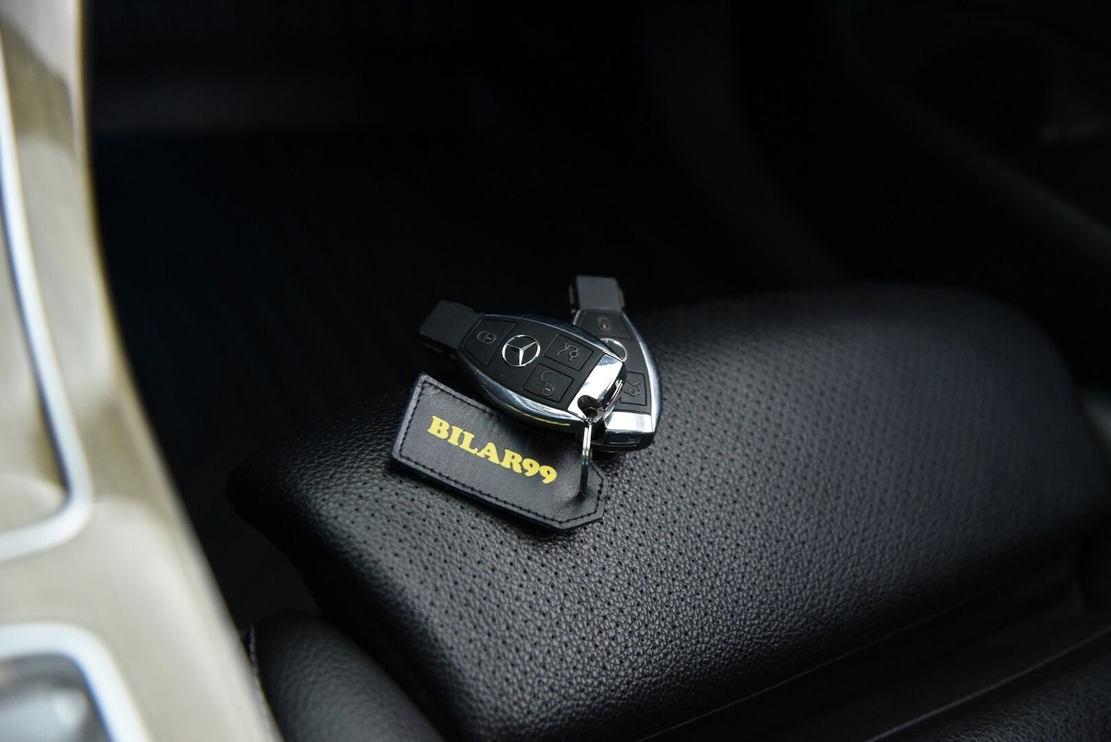 Mercedes-Benz C 2014 200 A Premium Business AMG  / Burmester / HUD / Panoraama / LED / Navi - 2x vanteet ja renkaat hyvillä renkailla!