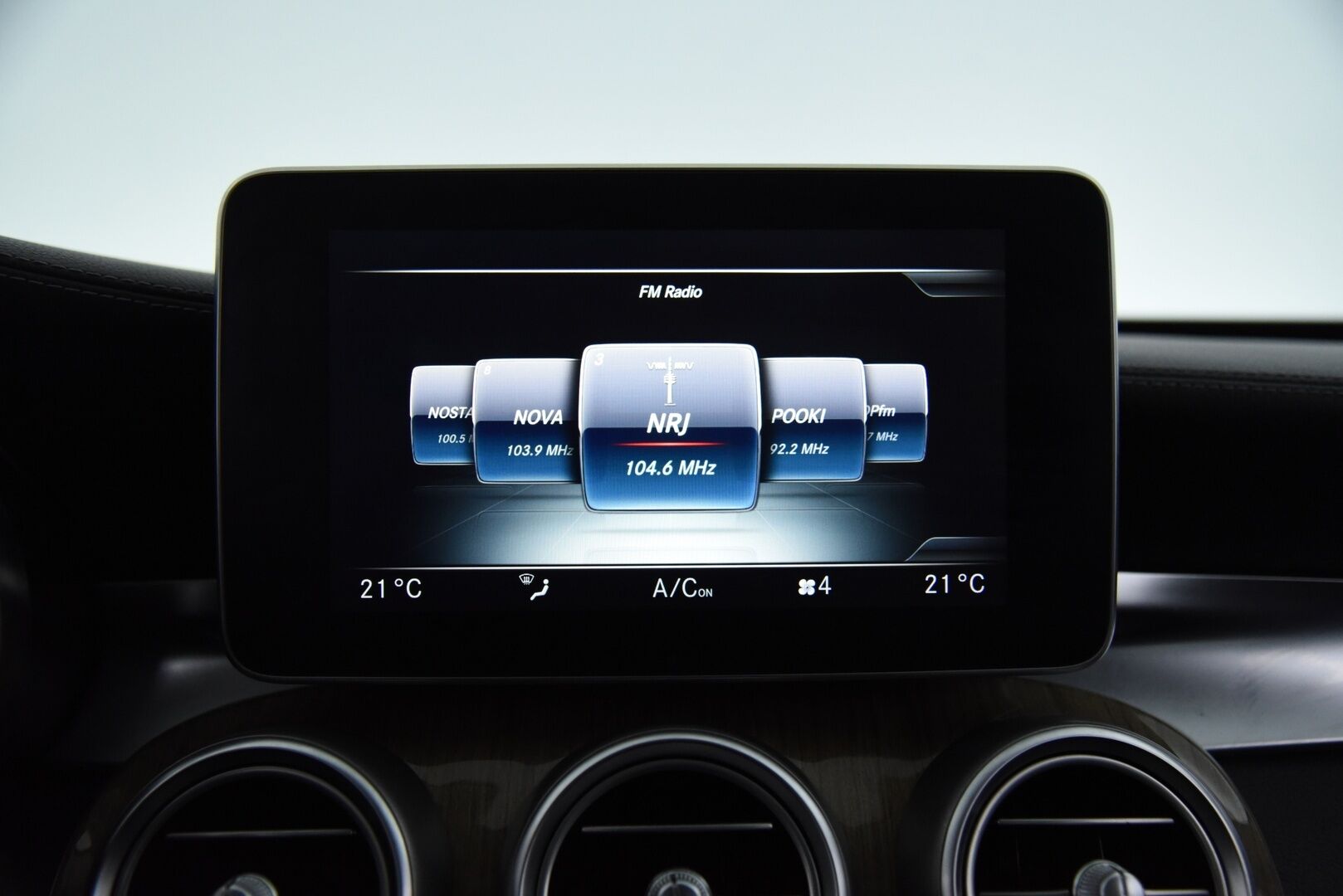 Mercedes-Benz C 2014 200 A Premium Business AMG  / Burmester / HUD / Panoraama / LED / Navi - 2x vanteet / Lohkolämmitin sisäpistokkeella