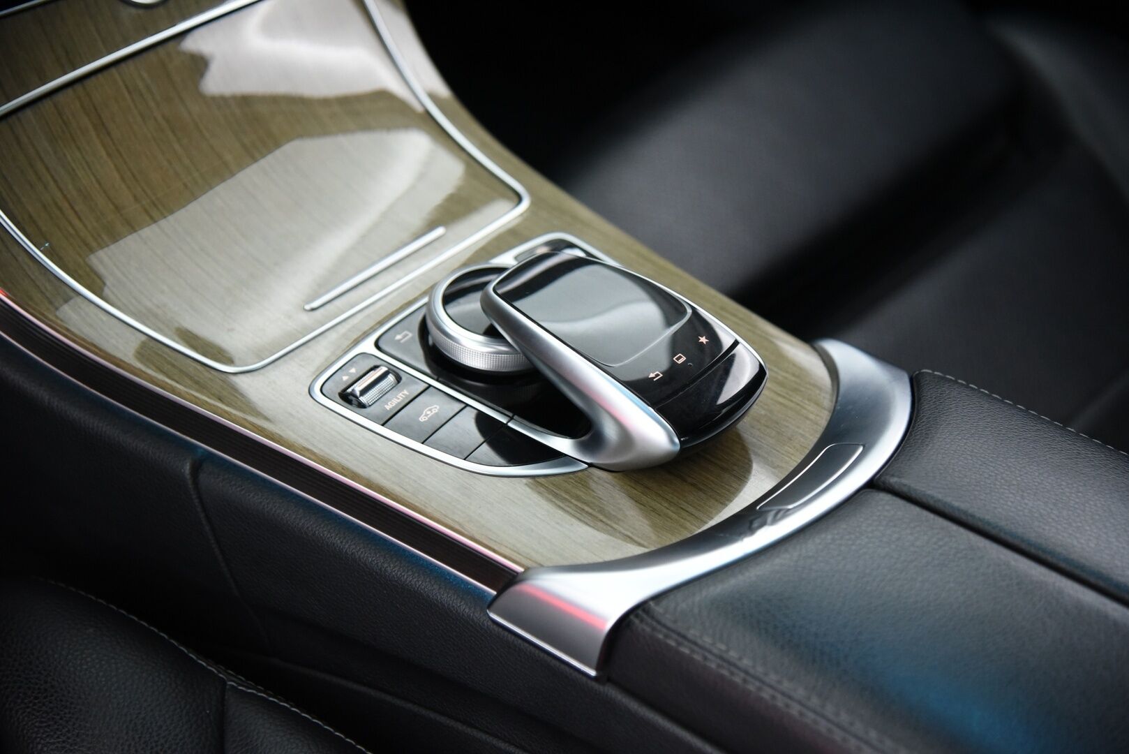 Mercedes-Benz C 2014 200 A Premium Business AMG  / Burmester / HUD / Panoraama / LED / Navi - 2x vanteet / Lohkolämmitin sisäpistokkeella