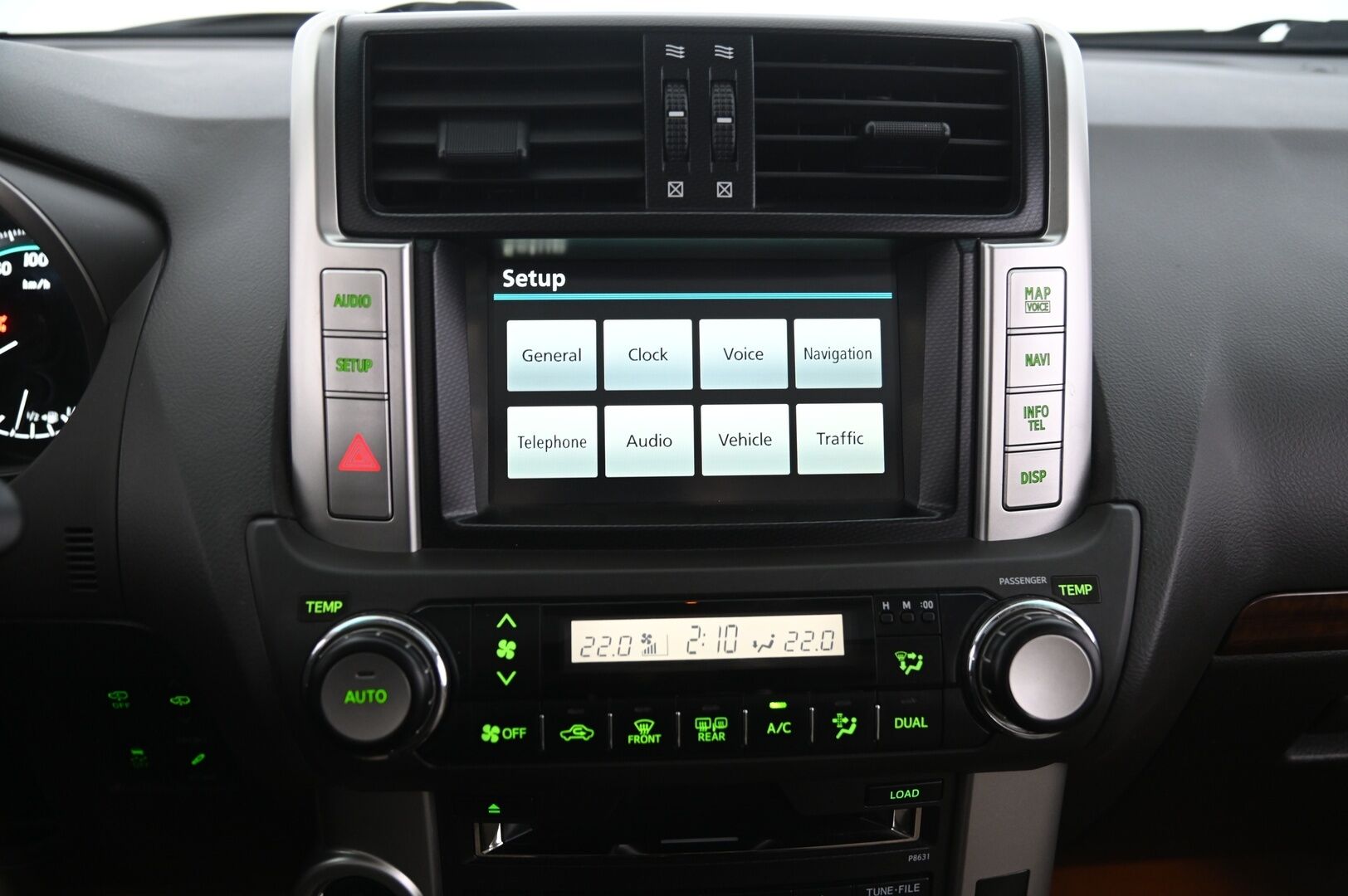 Toyota Land Cruiser 2010 3,0 D-4D DPF Executive aut. - Säädettävä alusta | JBL | Kattoluukku | Koukku | P.kamera | Torsen | Nahkasisusta | 2 Renkaat & Aluvanteet | 