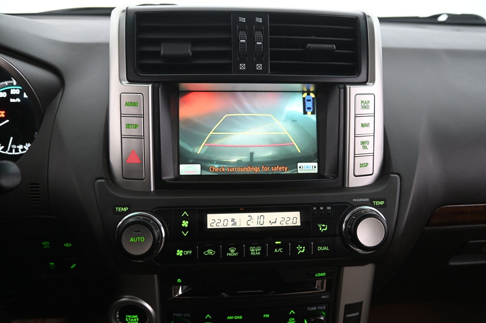 Toyota Land Cruiser 2010 3,0 D-4D DPF Executive aut. - Säädettävä alusta | JBL | Kattoluukku | Koukku | P.kamera | Torsen | Nahkasisusta | 2 Renkaat & Aluvanteet | 