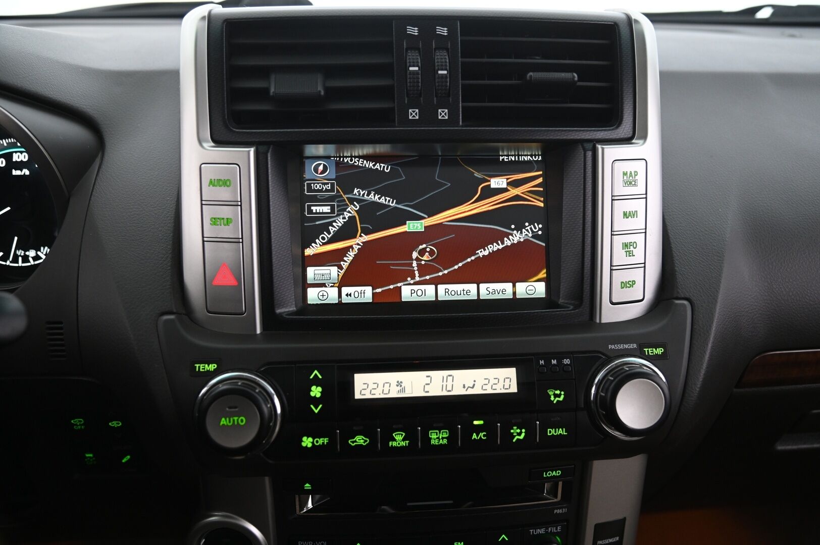 Toyota Land Cruiser 2010 3,0 D-4D DPF Executive aut. - Säädettävä alusta | JBL | Kattoluukku | Koukku | P.kamera | Torsen | Nahkasisusta | 2 Renkaat & Aluvanteet | 