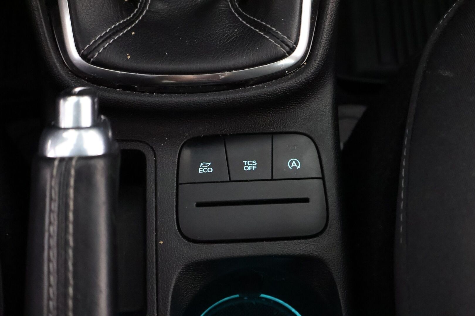 Ford Fiesta 2018 1,0 EcoBoost 100hv M6 Titanium 5-ovinen - MYYDÄÄN HUUTOKAUPAT.COM! /  1OM. Suomi-auto / Bang&Olufsen / Lämpölasi / Lohko / Navi / Ratinlämmitin / Hyvät renkaat!