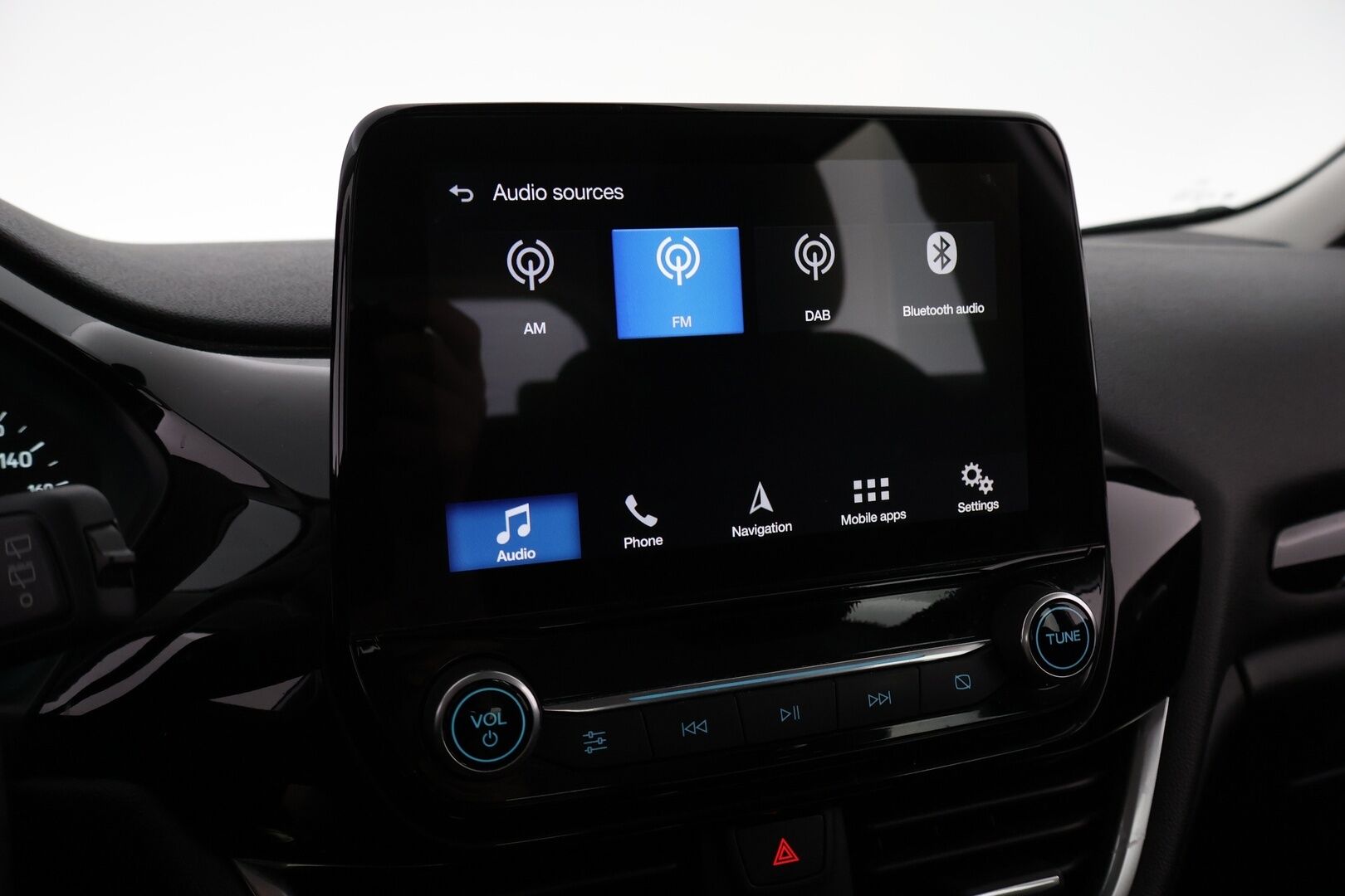 Ford Fiesta 2018 1,0 EcoBoost 100hv M6 Titanium 5-ovinen - MYYDÄÄN HUUTOKAUPAT.COM! /  1OM. Suomi-auto / Bang&Olufsen / Lämpölasi / Lohko / Navi / Ratinlämmitin / Hyvät renkaat!