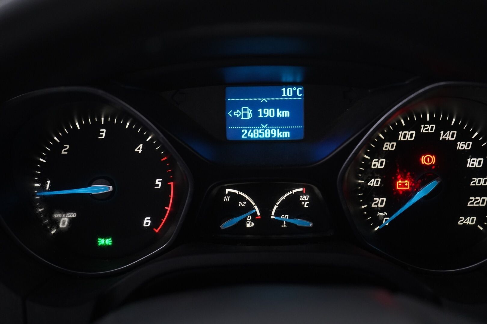 Ford Focus 2012 1.6 TDCi 95 hv Start/Stop Trend M6 Wagon *Myydään huutokaupat.com sivustolla* - Kahdet renkaat / Hyvät huollot / Katsastus 9.2026