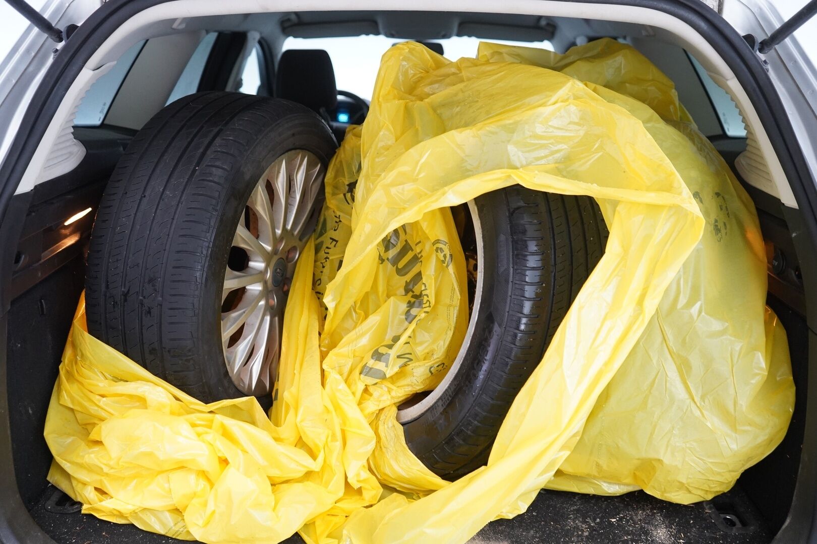 Ford Focus 2012 1.6 TDCi 95 hv Start/Stop Trend M6 Wagon *Myydään huutokaupat.com sivustolla* - Kahdet renkaat / Hyvät huollot / Katsastus 9.2026