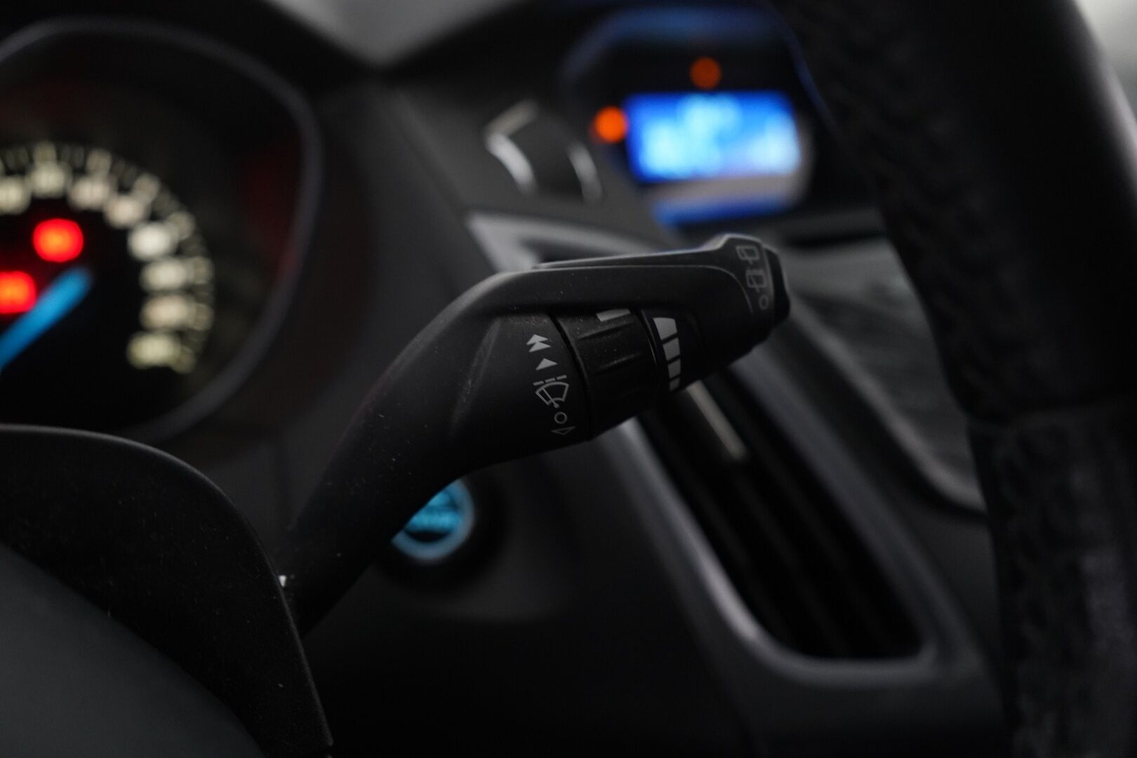 Ford Focus 2012 1.6 TDCi 95 hv Start/Stop Trend M6 Wagon *Myydään huutokaupat.com sivustolla* - Kahdet renkaat / Hyvät huollot / Katsastus 9.2026