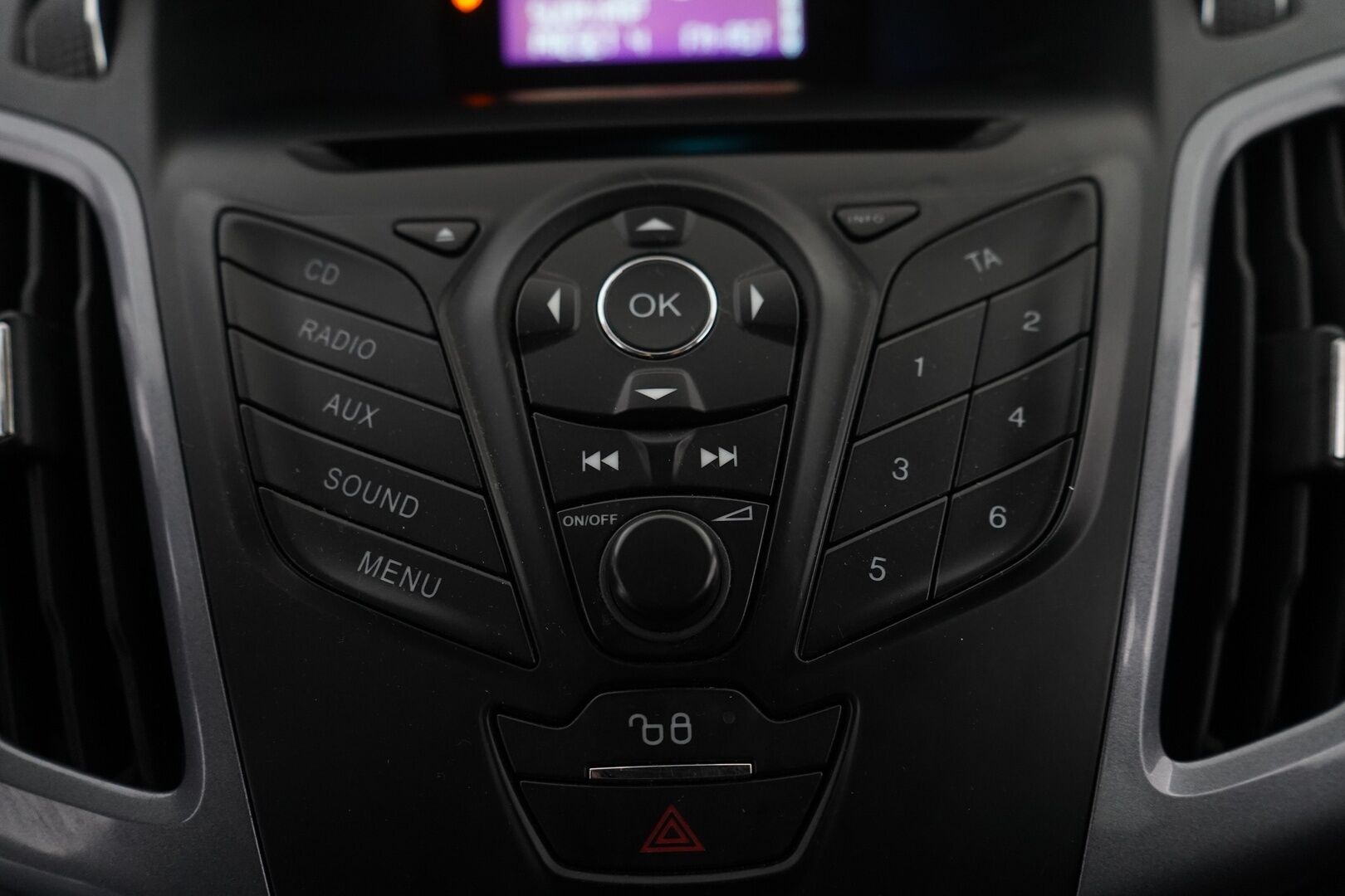 Ford Focus 2012 1.6 TDCi 95 hv Start/Stop Trend M6 Wagon *Myydään huutokaupat.com sivustolla* - Kahdet renkaat / Hyvät huollot / Katsastus 9.2026