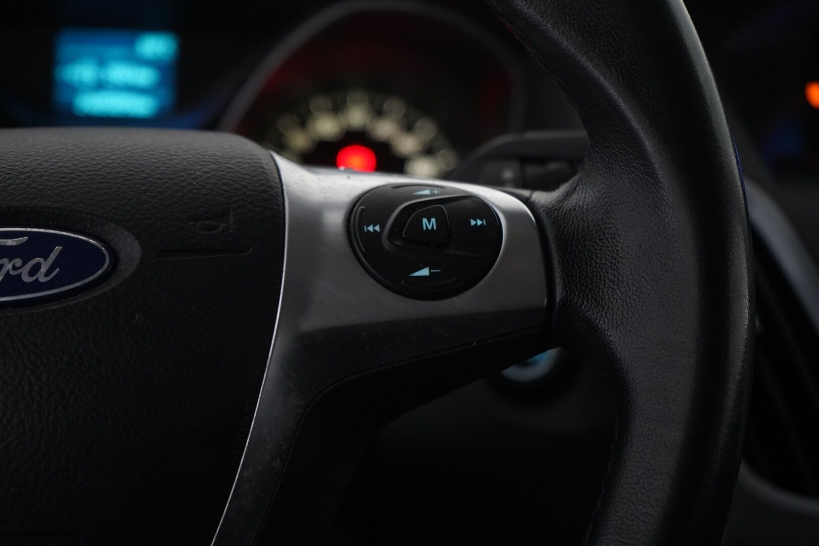 Ford Focus 2012 1.6 TDCi 95 hv Start/Stop Trend M6 Wagon *Myydään huutokaupat.com sivustolla* - Kahdet renkaat / Hyvät huollot / Katsastus 9.2026