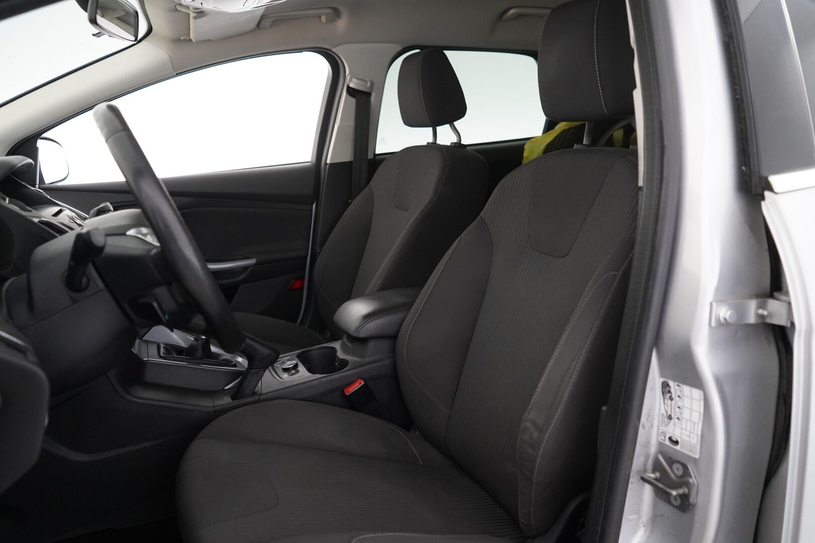 Ford Focus 2012 1.6 TDCi 95 hv Start/Stop Trend M6 Wagon *Myydään huutokaupat.com sivustolla* - Kahdet renkaat / Hyvät huollot / Katsastus 9.2026