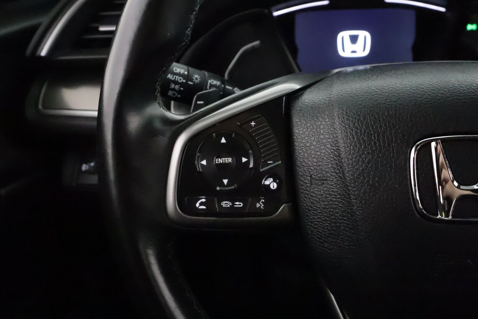 Honda Civic 2020 HB 129 hv Sport AT **Sisätilanlämmitin / Adapt.Vakkari / P.kamera / Kaistavahti / Navi** - Suomi-auto / Kahdet Renkaat / Merkkihuollettu!