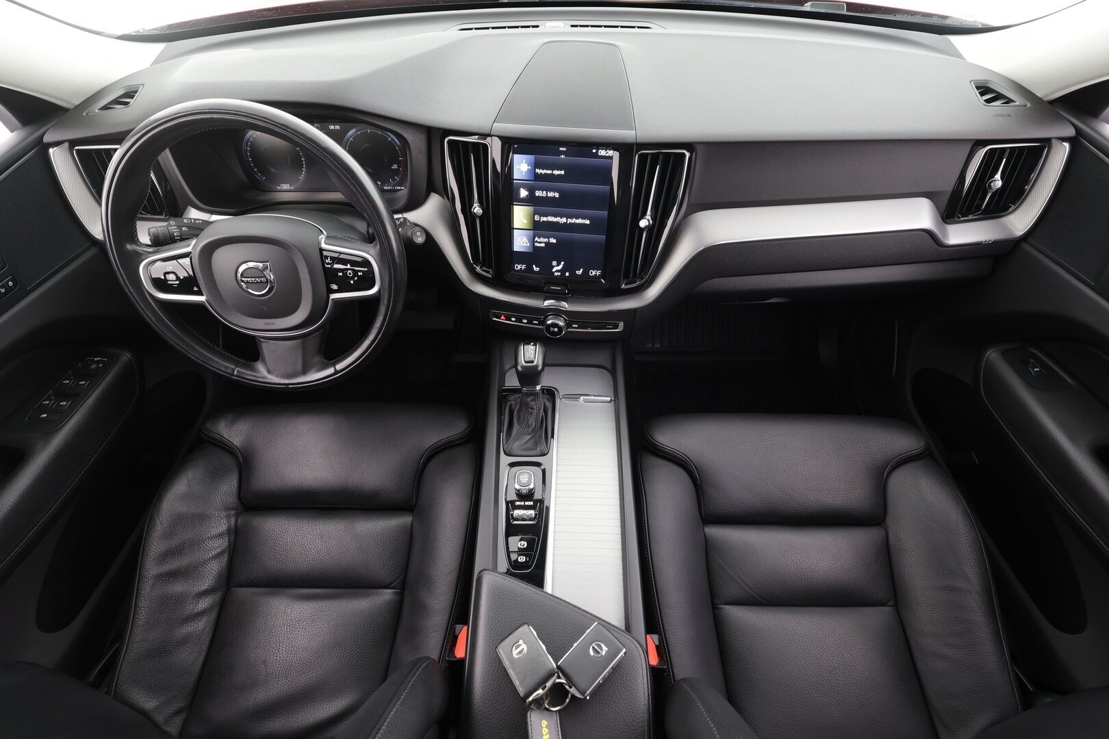 Volvo XC60 2018 D4 AWD Business Inscription aut * ACC / P.kamera / Webasto / Full LED / Navi / Muistipenkki / Sporttinahat / Keyless / BLIS * - Suomi-auto / Kahdet renkaat aluvanteilla / Merkkihuollettu / Juuri huollettu