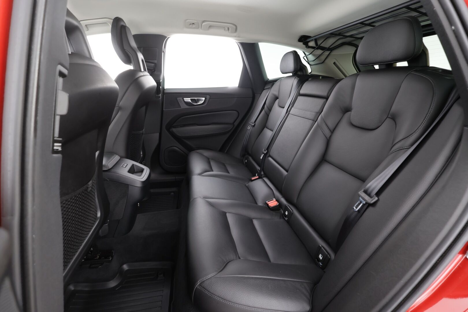 Volvo XC60 2018 D4 AWD Business Inscription aut * ACC / P.kamera / Webasto / Full LED / Navi / Muistipenkki / Sporttinahat / Keyless / BLIS * - Suomi-auto / Kahdet renkaat aluvanteilla / Merkkihuollettu / Juuri huollettu