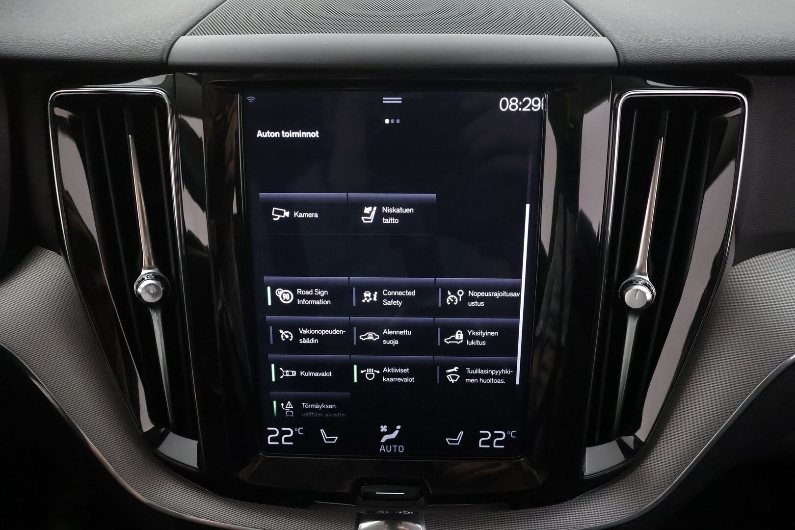 Volvo XC60 2018 D4 AWD Business Inscription aut * ACC / P.kamera / Webasto / Full LED / Navi / Muistipenkki / Sporttinahat / Keyless / BLIS * - Suomi-auto / Kahdet renkaat aluvanteilla / Merkkihuollettu / Juuri huollettu