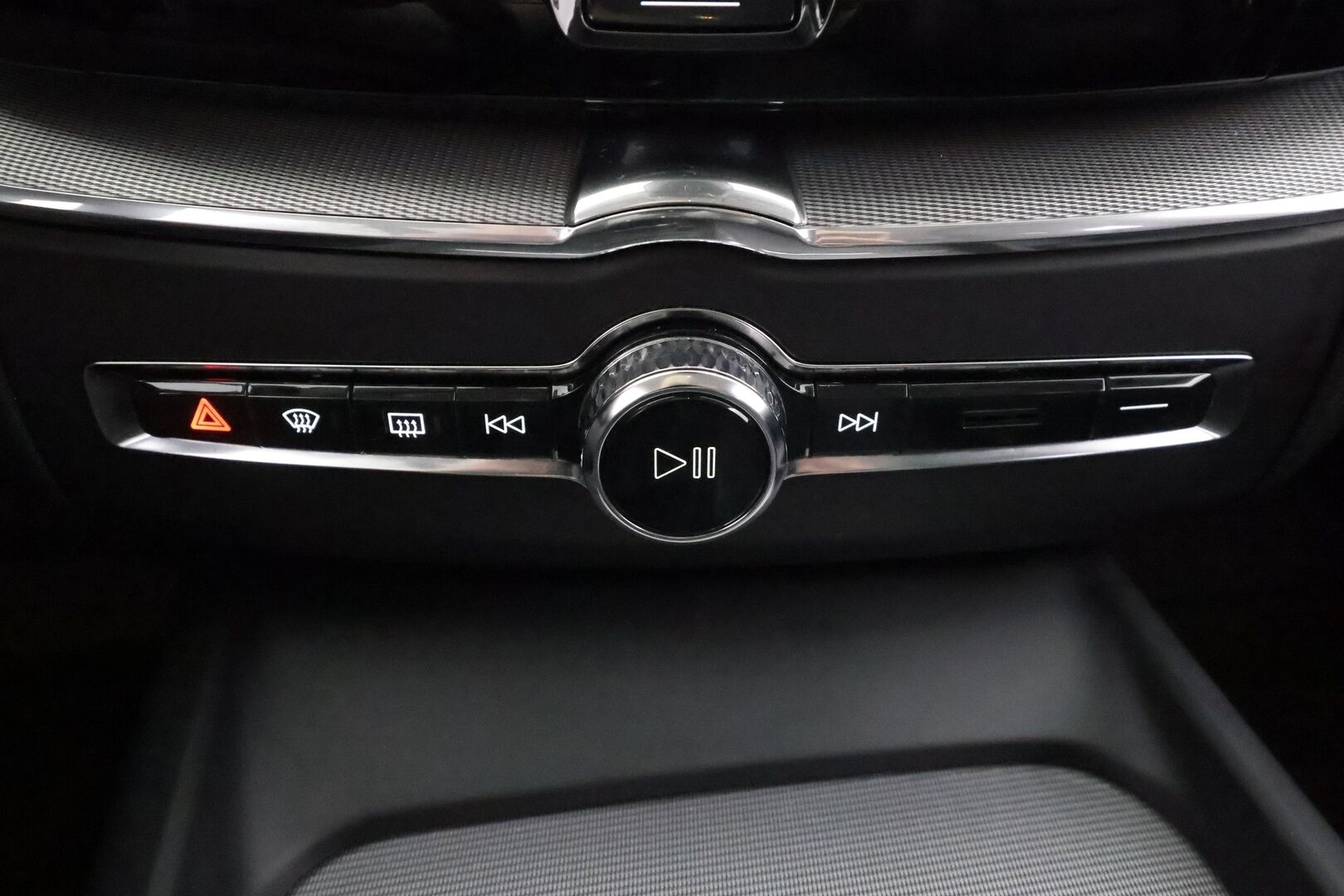 Volvo XC60 2018 D4 AWD Business Inscription aut * ACC / P.kamera / Webasto / Full LED / Navi / Muistipenkki / Sporttinahat / Keyless / BLIS * - Suomi-auto / Kahdet renkaat aluvanteilla / Merkkihuollettu / Juuri huollettu