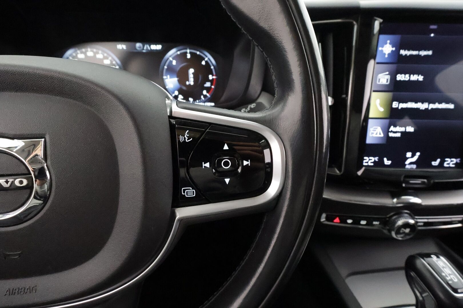 Volvo XC60 2018 D4 AWD Business Inscription aut * ACC / P.kamera / Webasto / Full LED / Navi / Muistipenkki / Sporttinahat / Keyless / BLIS * - Suomi-auto / Kahdet renkaat aluvanteilla / Merkkihuollettu / Juuri huollettu