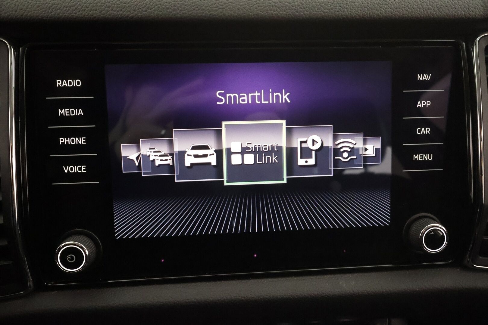 Skoda Kodiaq 2017 2,0 TDI 150 Style DSG * ACC / Canton / P.Tutkat / LED / 7-paikkainen / Nahka-alcantra / Apple&Android * - Suomi-auto / Kahdet renkaat