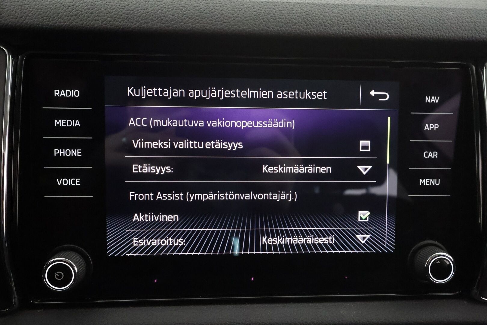 Skoda Kodiaq 2017 2,0 TDI 150 Style DSG * ACC / Canton / P.Tutkat / LED / 7-paikkainen / Nahka-alcantra / Apple&Android * - Suomi-auto / Kahdet renkaat