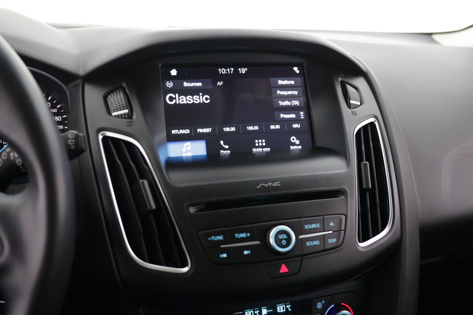 Ford Focus 2018 1,0 EcoBoost 125 hv Start/Stop A6 Edition 5-ovinen *Kilsat! / Suomiauto / Tutkat / Carplay*