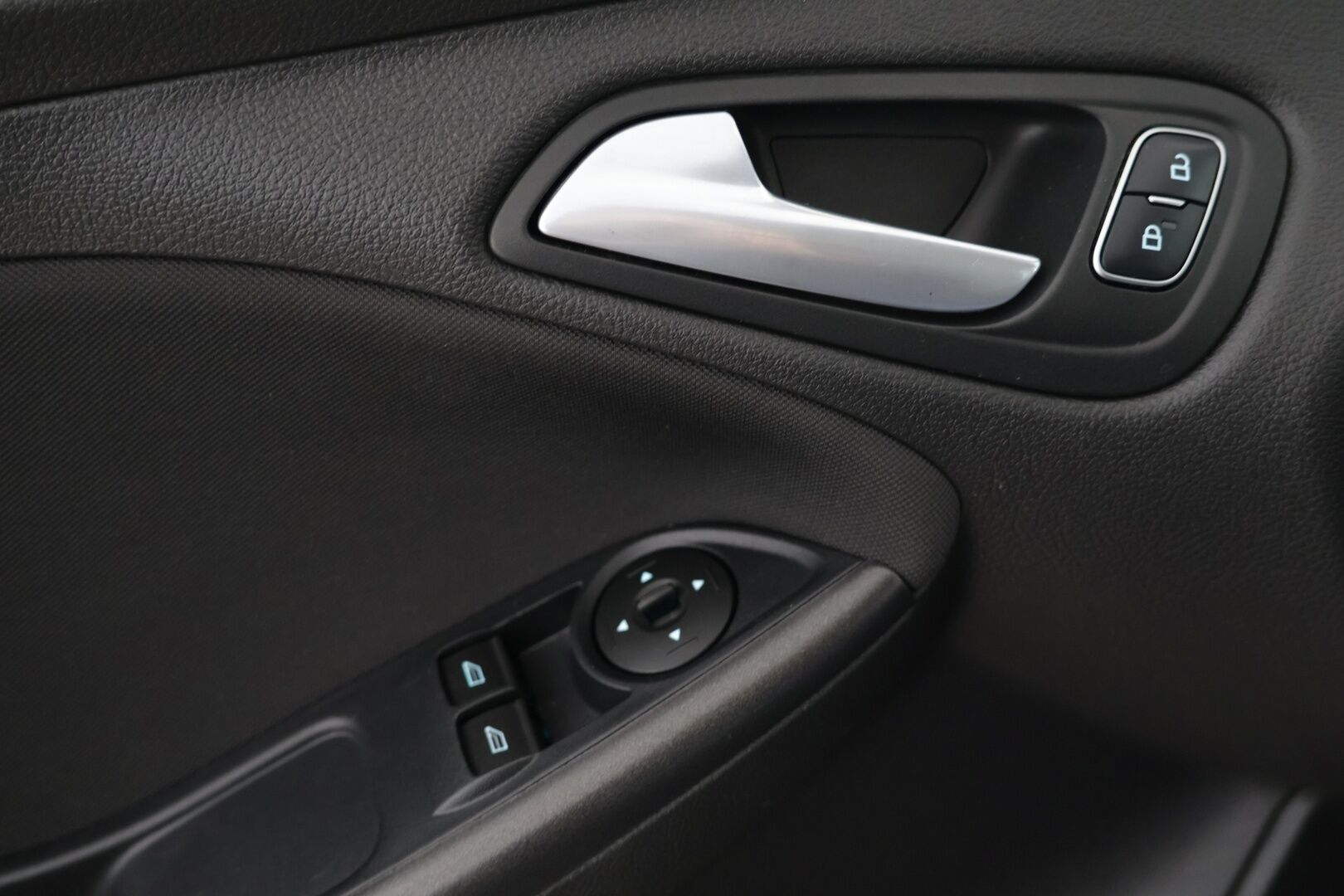 Ford Focus 2018 1,0 EcoBoost 125 hv Start/Stop A6 Edition 5-ovinen *Kilsat! / Suomiauto / Tutkat / Carplay*