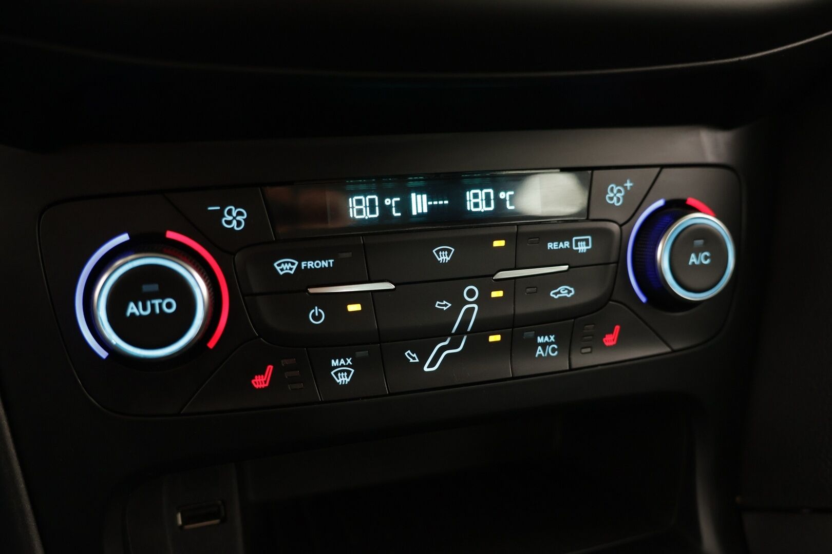 Ford Focus 2018 1,0 EcoBoost 125 hv Start/Stop A6 Edition 5-ovinen *Kilsat! / Suomiauto / Tutkat / Carplay*