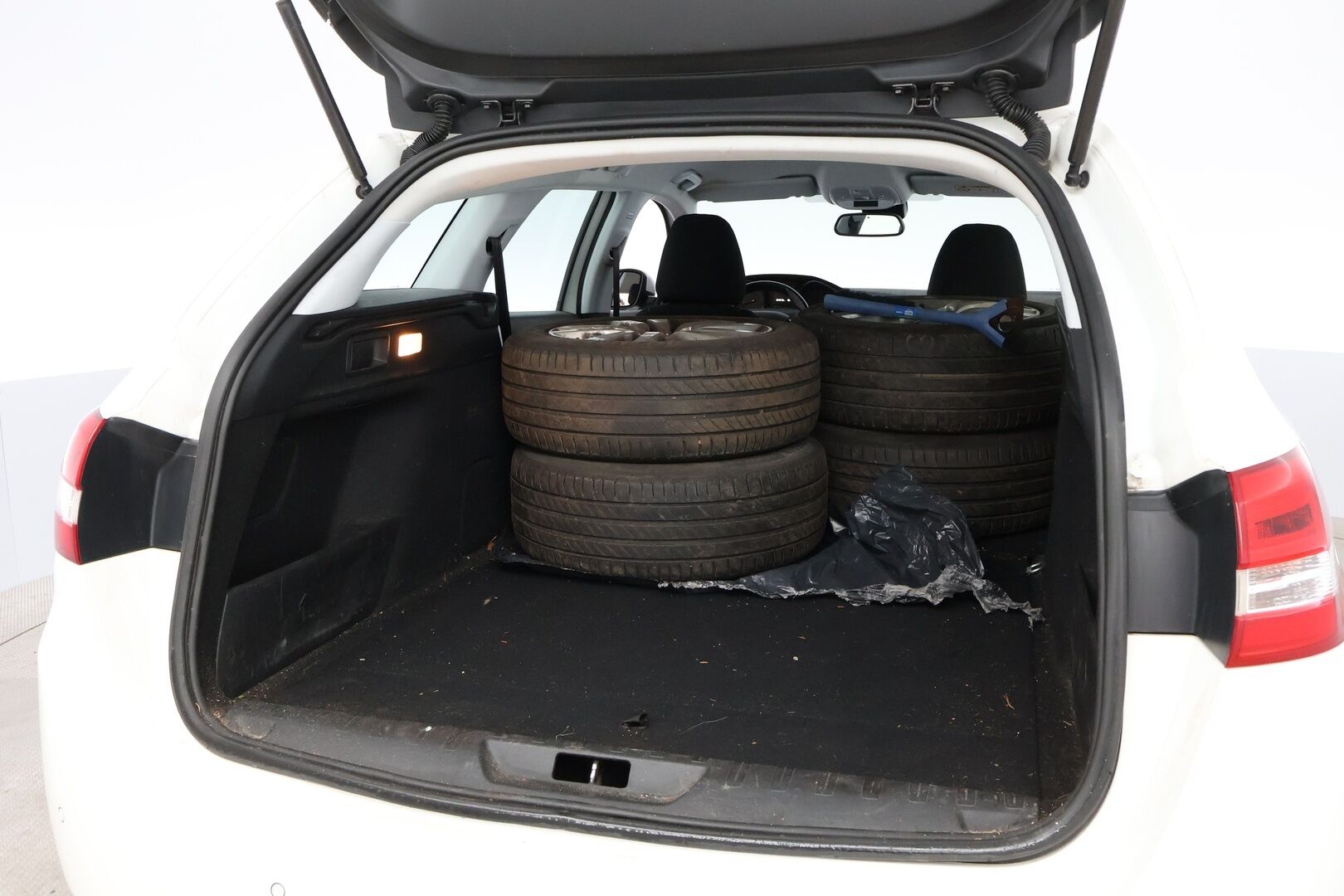 Peugeot 308 2018 YritysOutlet - Myydään vain yrityksille