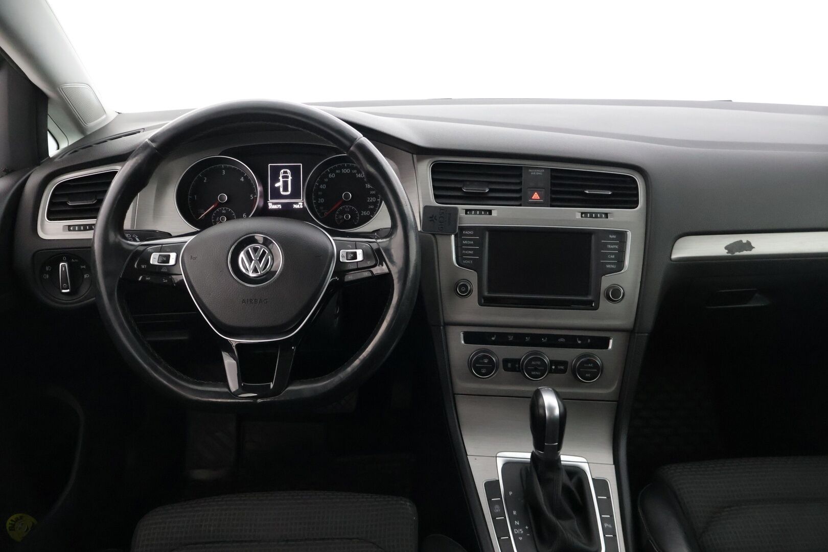 Volkswagen Golf 2016 Variant Comfortline 1,6 TDI 81 kW (110 hv) ** - YritysOutlet - Myydään vain yrityksille / Koukku / Webasto  / Tutkat ** - *– Tämä auto myydään YritysOutlet -valikoimasta vain yritykselle / Leimaa 6/2026 saakka / ErgoActive / 2x vanteet **