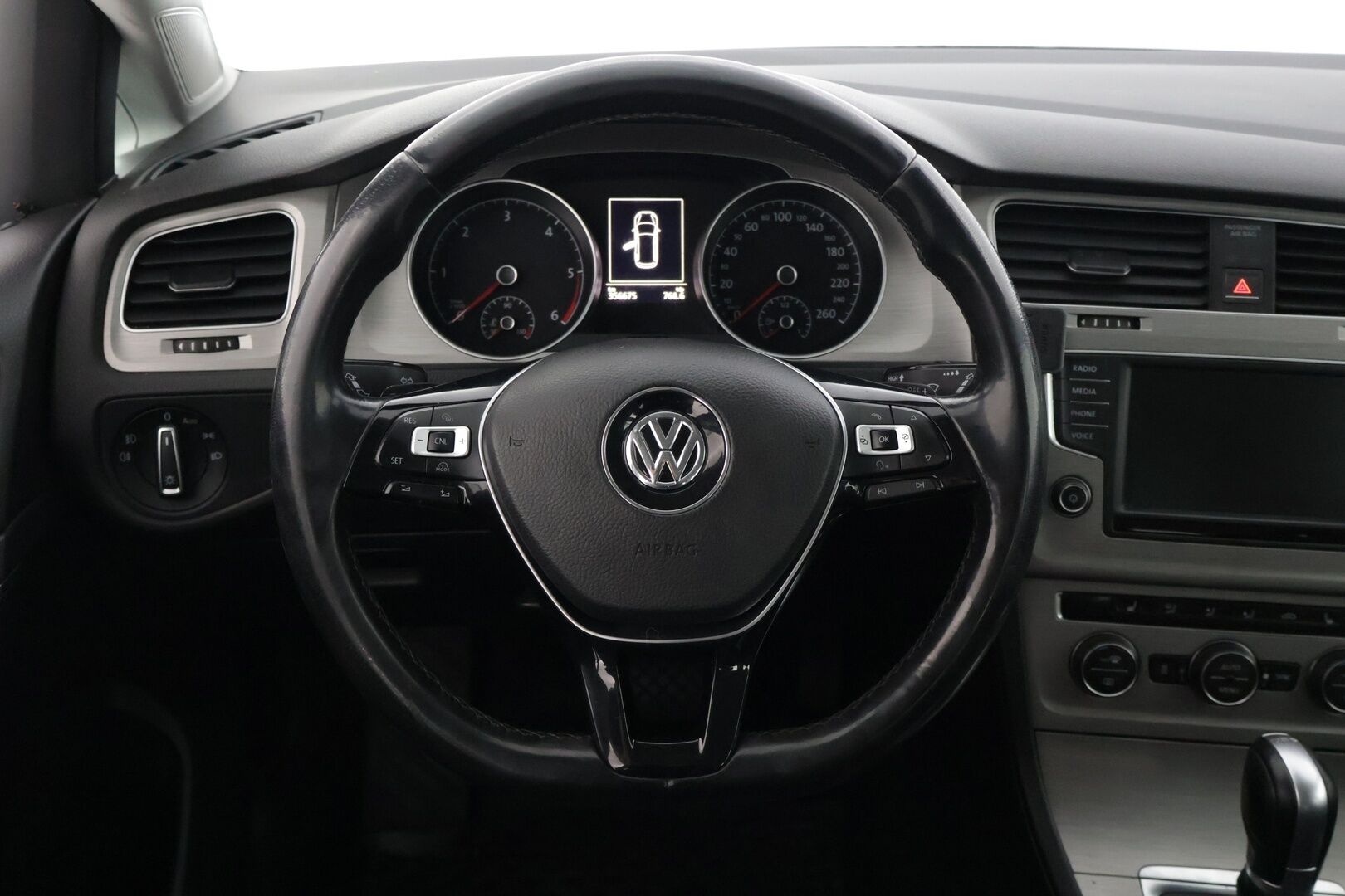 Volkswagen Golf 2016 Variant Comfortline 1,6 TDI 81 kW (110 hv) ** - YritysOutlet - Myydään vain yrityksille / Koukku / Webasto  / Tutkat ** - *– Tämä auto myydään YritysOutlet -valikoimasta vain yritykselle / Leimaa 6/2026 saakka / ErgoActive / 2x vanteet **