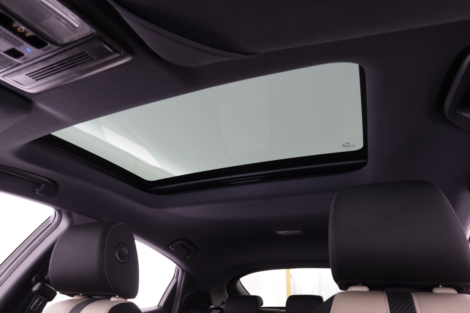 Honda Civic 2018 HB 129 hv Sport Plus AT * ACC / LED / P.Kamera / Lasikattoluukku / Sisätilanlämmitin / Navi / Kaistavahti / Keyless * - Suomi-auto / Kahdet renkaat / Merkkihuollettu! - HULLUT VÄLIPÄIVÄT KORKOTARJOUS 2,49%