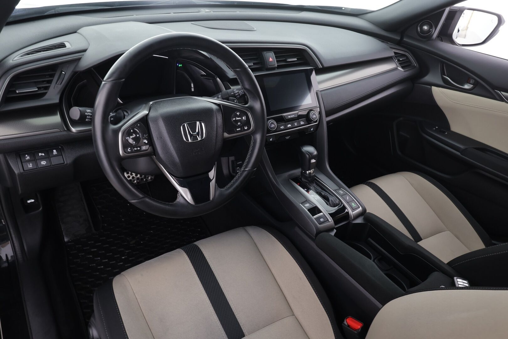 Honda Civic 2018 HB 129 hv Sport Plus AT * ACC / LED / P.Kamera / Lasikattoluukku / Sisätilanlämmitin / Navi / Kaistavahti / Keyless * - Suomi-auto / Kahdet renkaat / Merkkihuollettu! - HULLUT VÄLIPÄIVÄT KORKOTARJOUS 2,49%