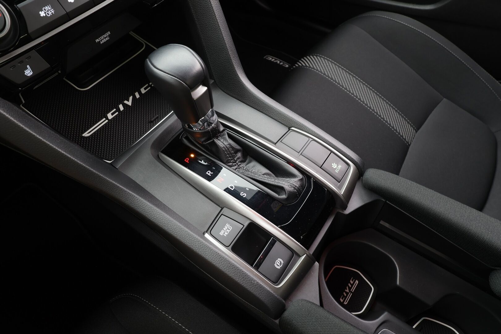 Honda Civic 2018 HB 182 hv Type S AT - ACC | Kaistavahti | Kamera | Lohko | LED | Navi | Apple&Android | 1.Om Suomi-auto | Kahdet Hondan vanteet | Merkkihuollettu | Viimeisin huolto 4 / 26!