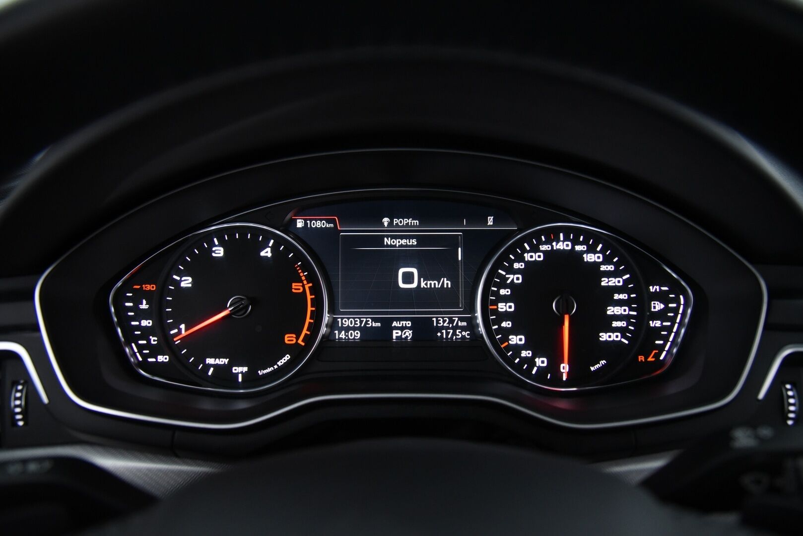 Audi A4 2018 Sedan Business Comfort S line Edition 2,0 TDI 110 kW S tronic / Webasto / Koukku / LED / Comfort paketti / Vakkari - Tarkka huoltohistoria! / Jakopää tehty 09/2024 /