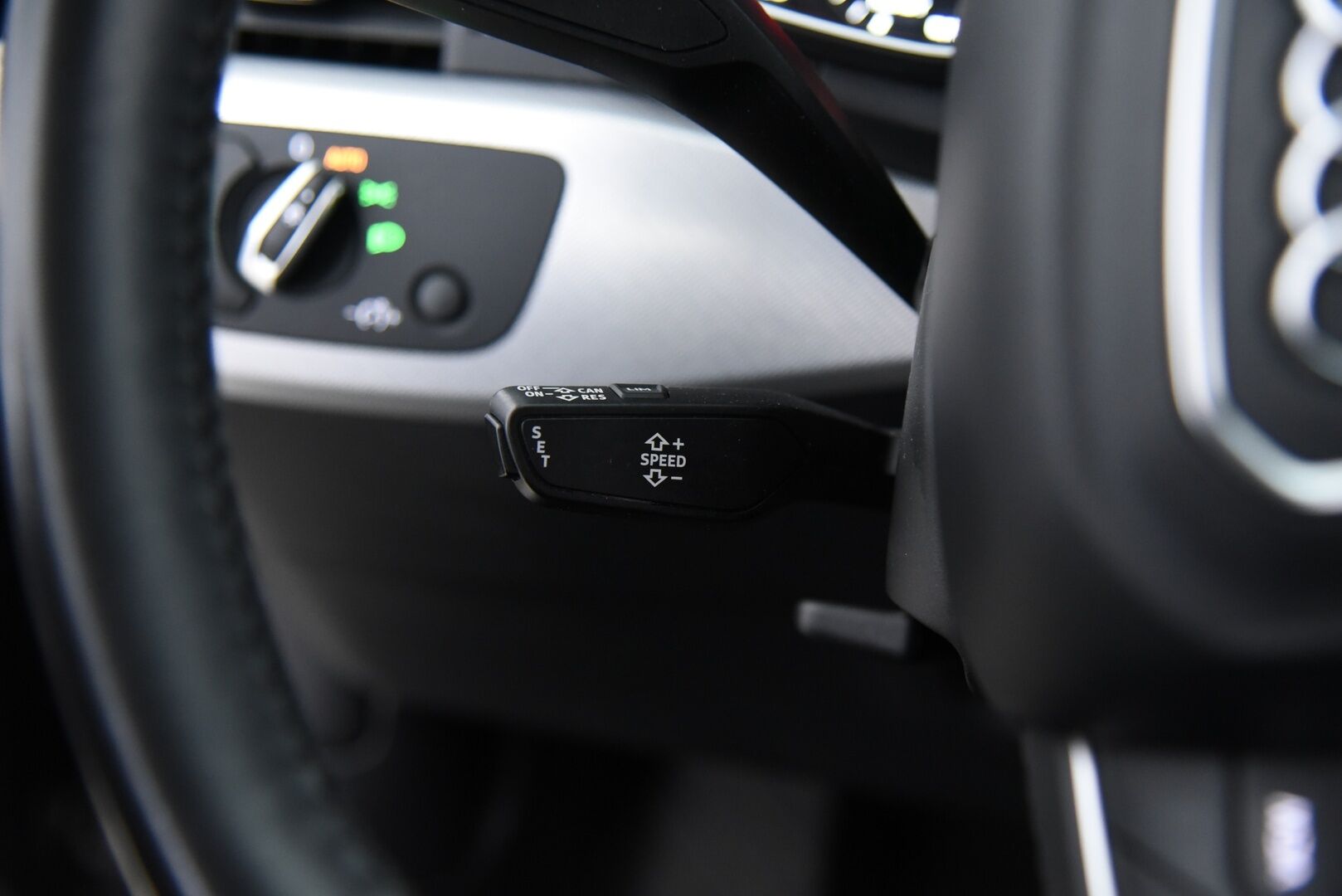 Audi A4 2018 Sedan Business Comfort S line Edition 2,0 TDI 110 kW S tronic / Webasto / Koukku / LED / Comfort paketti / Vakkari - Tarkka huoltohistoria! / Jakopää tehty 09/2024 /